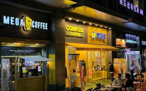 Mega Coffee 超越韩国特许经营店，Twosome 引领销售