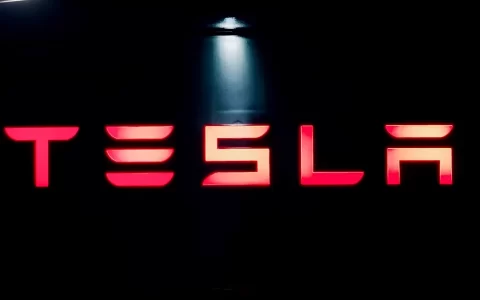 特斯拉 5 月大涨超 15%：市场为何热议与 SpaceX 合并？