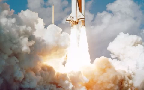 史上最大规模 IPO 在即，SpaceX 为何下调目标估值至 1.8 万亿美元？