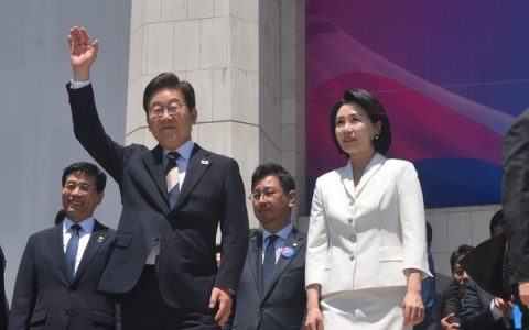 李在明在 SNS 分析中发帖：零提及数字资产，批评特朗普的 23